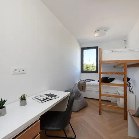 Lazy - Luxury Yachting דירה