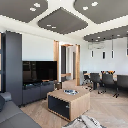 Lazy - Luxury Yachting Apartmán