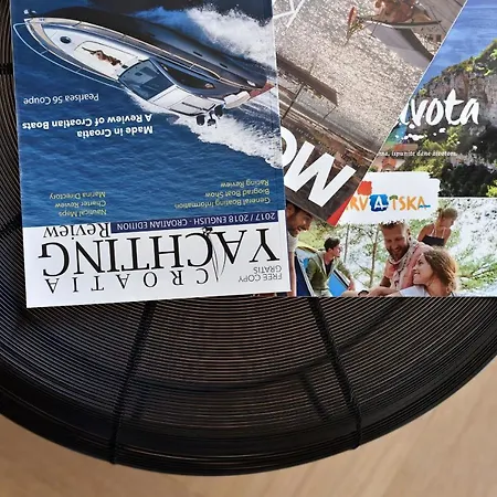 Lazy - Luxury Yachting