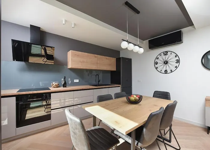 Lazy - Luxury Yachting *